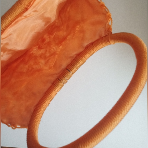 🧡👜 Orange Handbag 👜🧡 - Picture 4 of 5